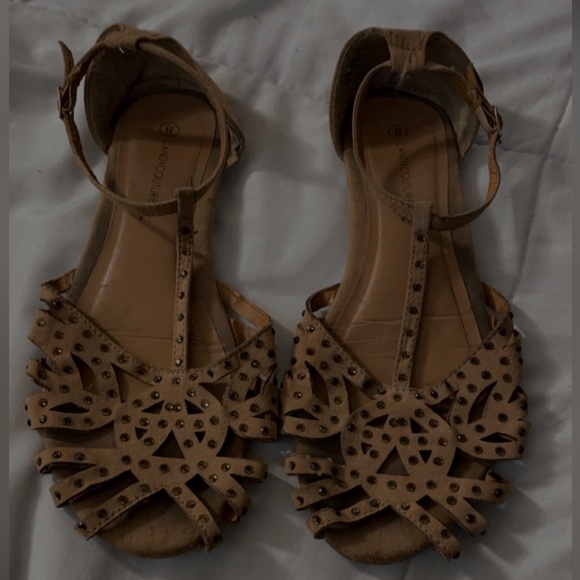 Sandals - Picture 1 of 2